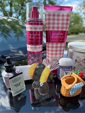 Pink Bath & Body Gift Set — Assorted Pink Scents